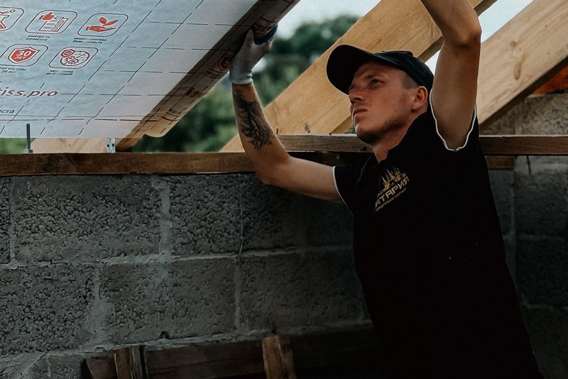 Pojistná fólie a kontralatě – Polička, Výměna krytiny, doplnění fólie a větrání